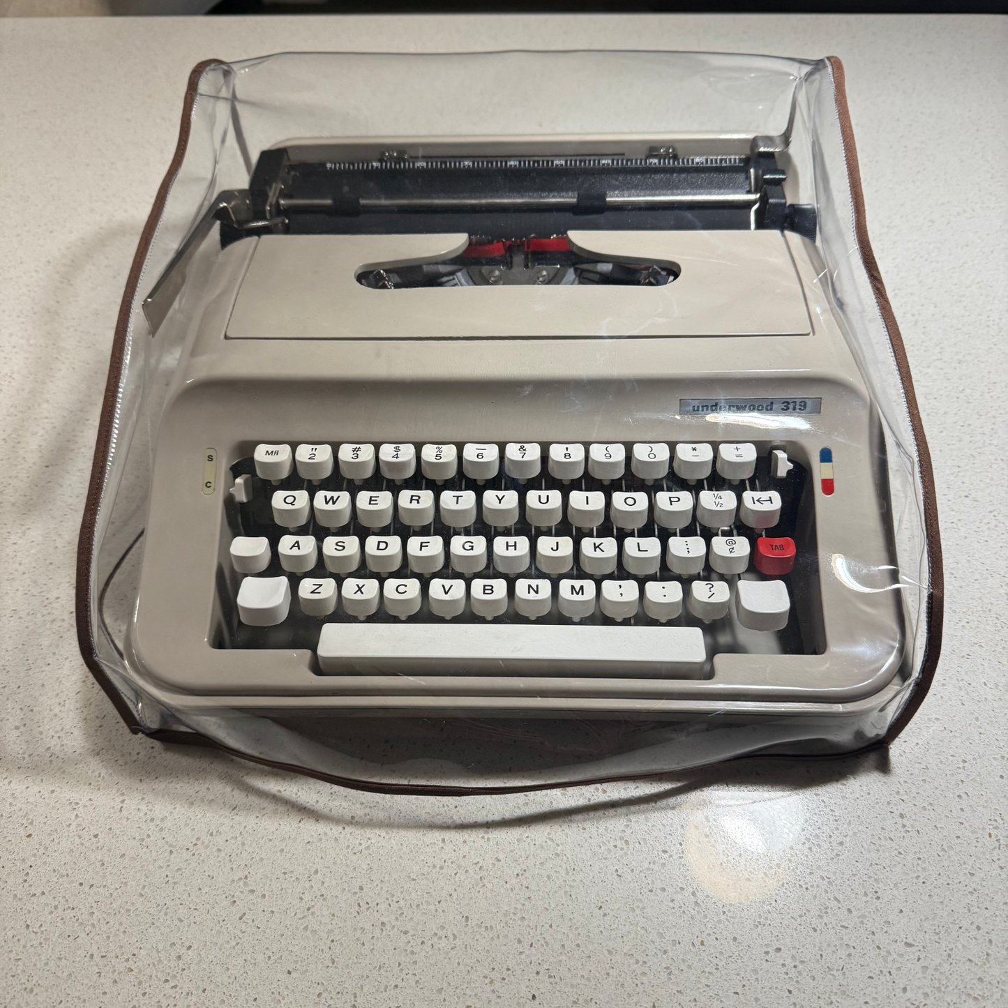 Underwood 319 Ultra-Portable - Clear Vinyl Dust Cover