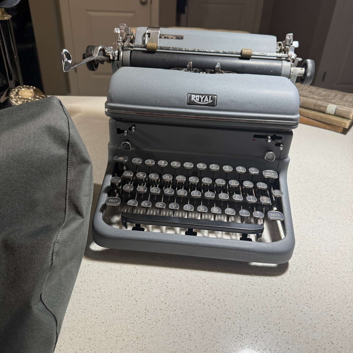 Royal KMG & LC Smith Bros No. 8 Dust Cover in Canvas