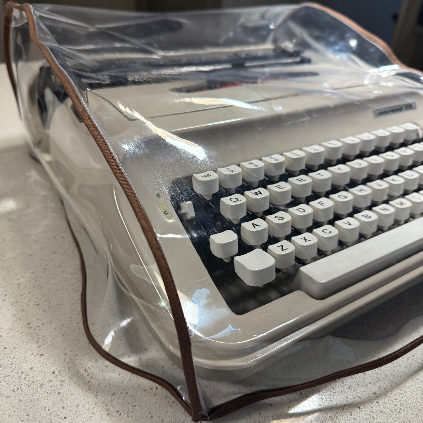 Underwood 319 Ultra-Portable - Clear Vinyl Dust Cover