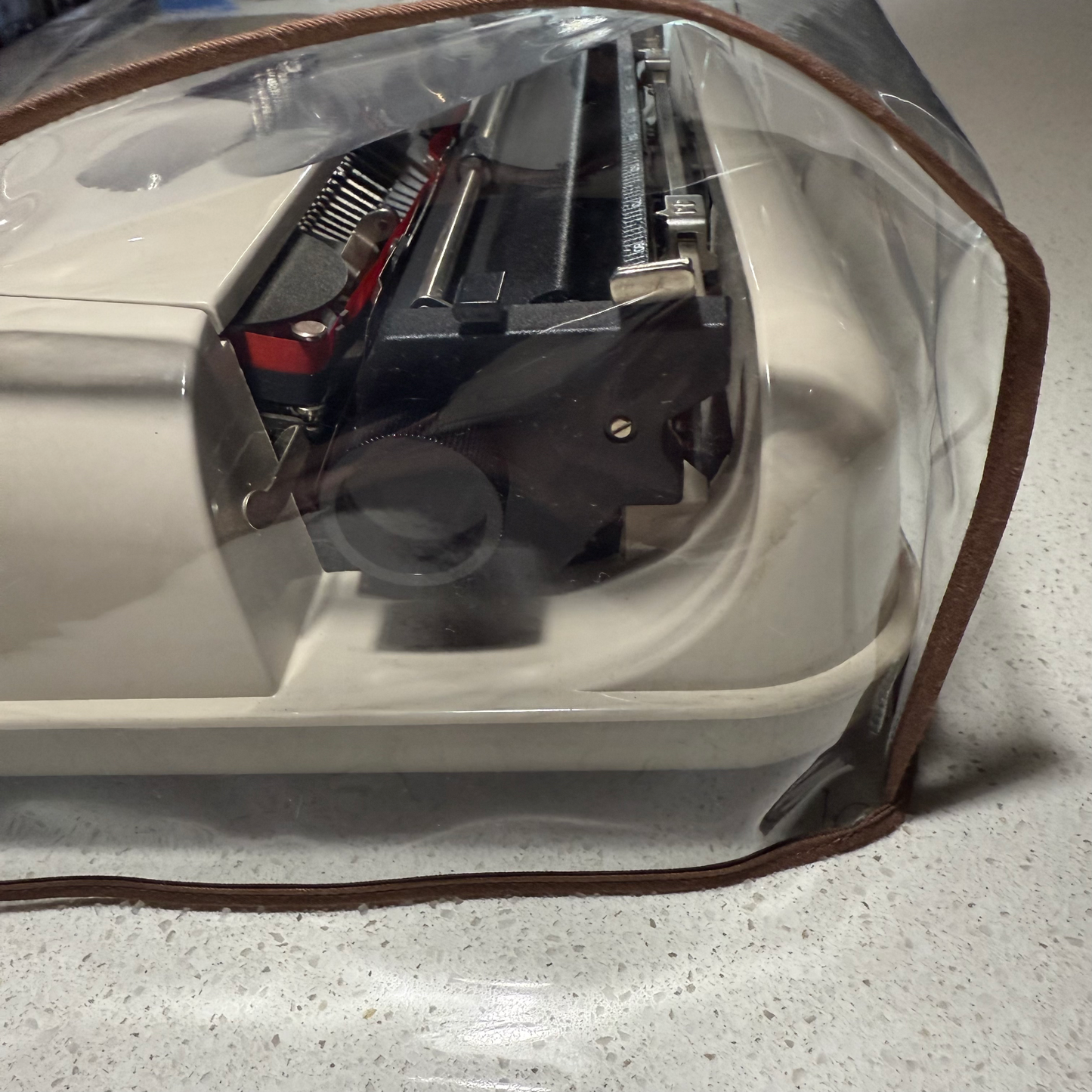 Underwood 319 Ultra-Portable - Clear Vinyl Dust Cover