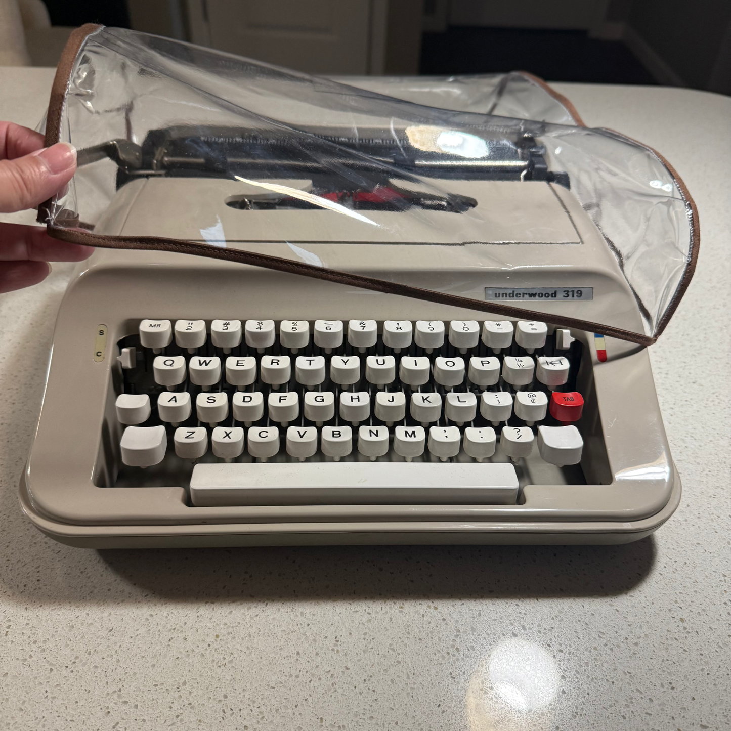 Underwood 319 Ultra-Portable - Clear Vinyl Dust Cover